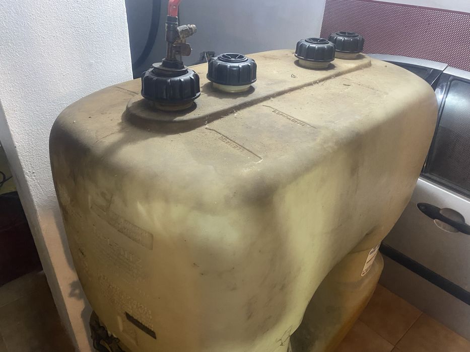 Depósito de gasóleo 700 Litros