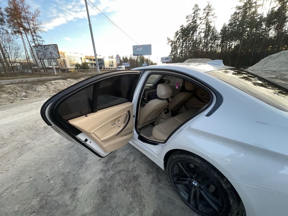 BMW F30 328  2012 год