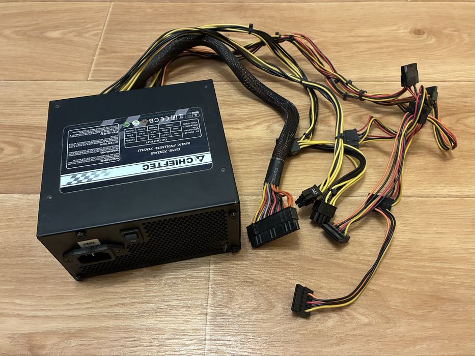 Блок питания Chieftec GPS-700A8