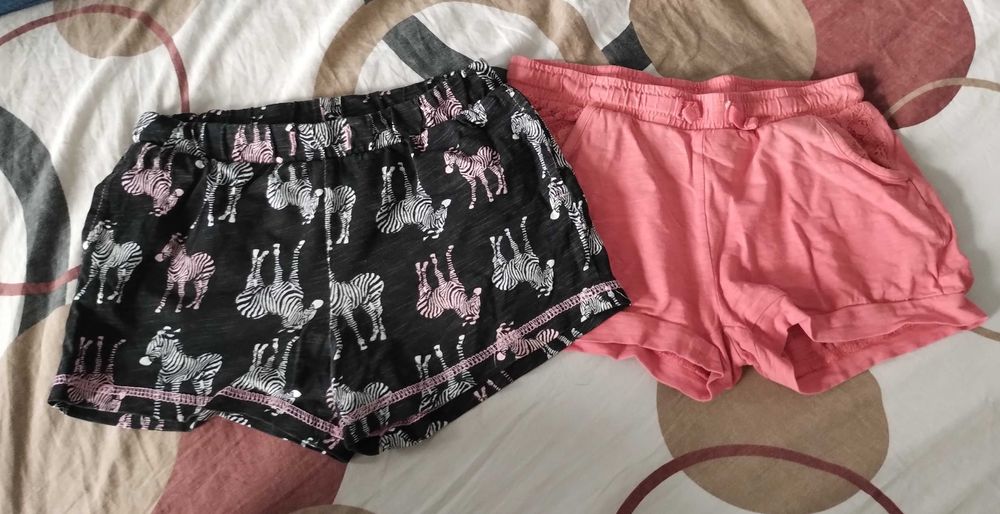 Szorty dziewczęce spodenki 128