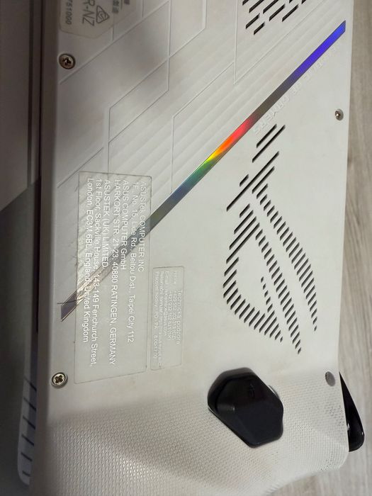 Asus rog ally - przenośna konsola do gier