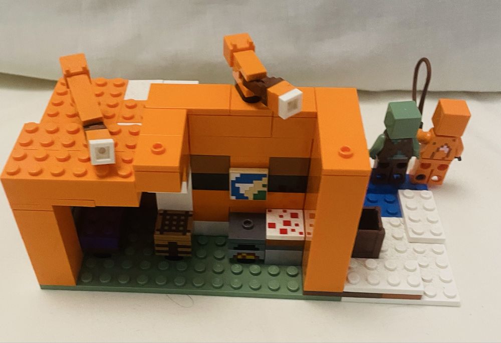 Zestaw lego minecraft śedlisko lisów