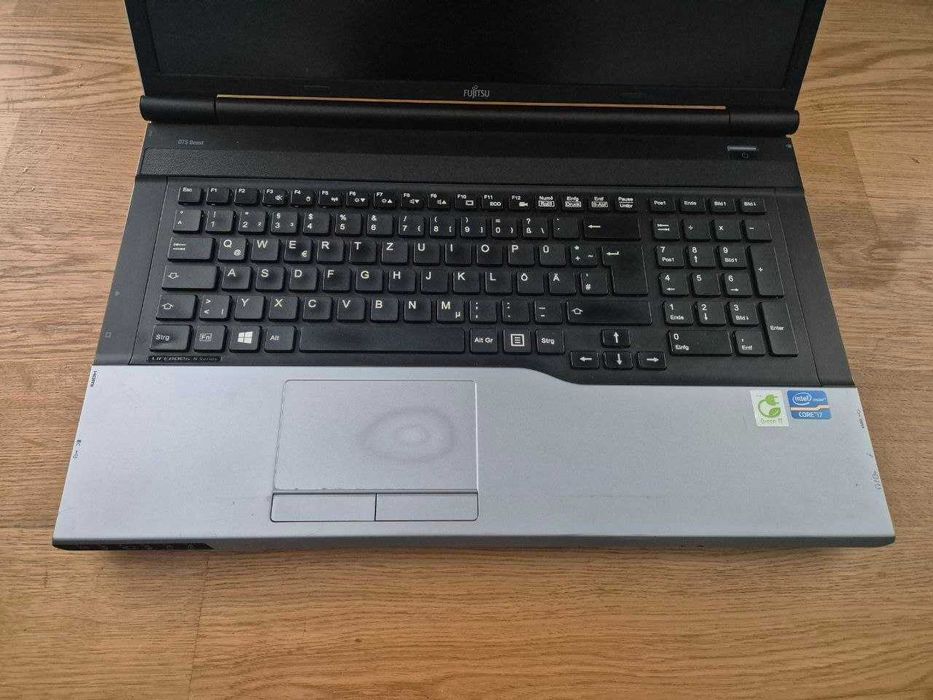 Ноутбук 17.3" Fujitsu LifeBook N532 i7-3630QM 4GB RAM 750HDD FullHD уцінка