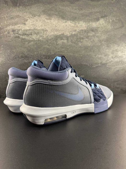 Кросівки чоловічі Nike Lebron Witness Viii Blue (FB2239-400) (51,5)