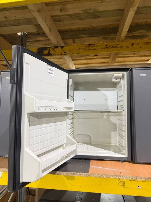 Міні-бар / міні-холодильник Indel B (Італія)