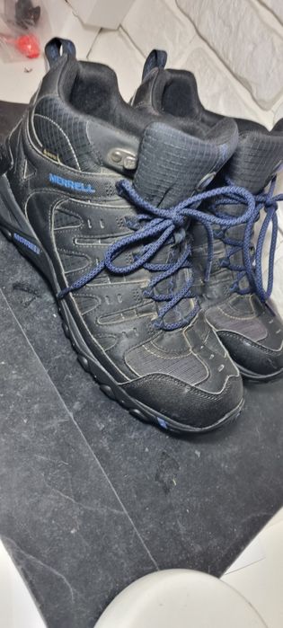 Merrell 46.        .