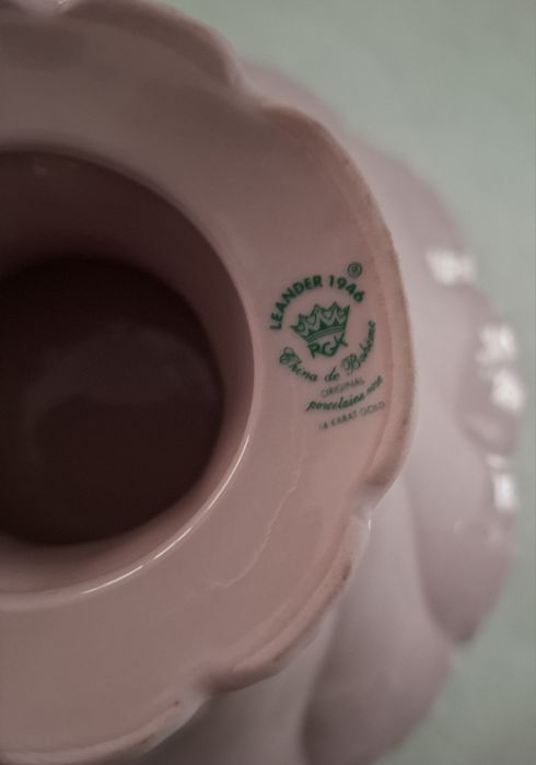 Cukiernica porcelanowa.  Patera na nóżce.