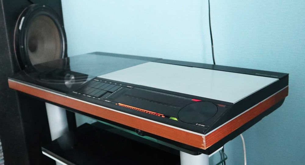 Центр Bang Olufsen beocenter 3300 beocenter2200 beocenter 7700 Дания