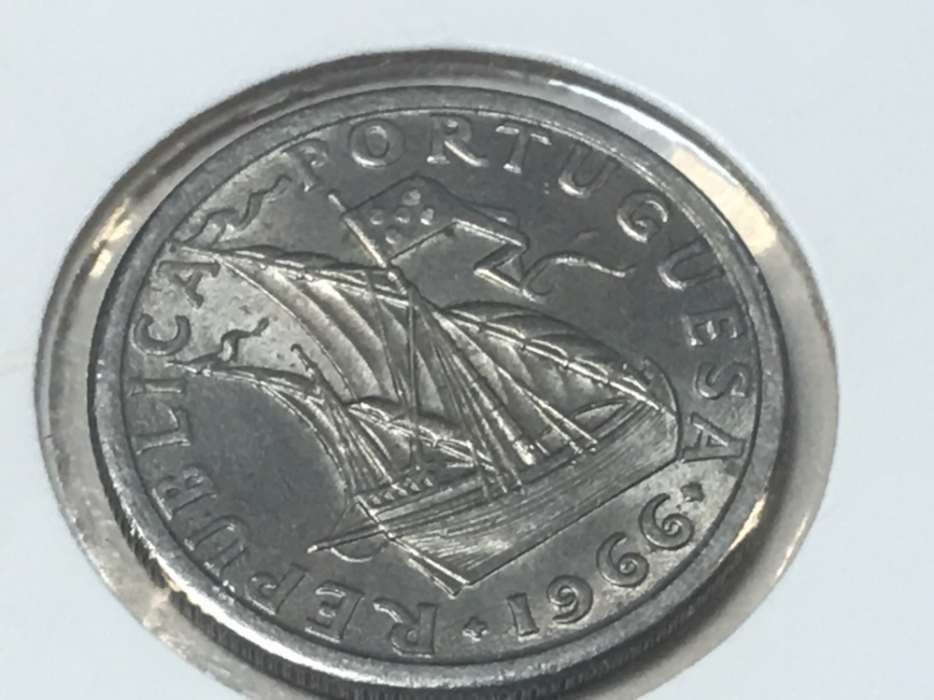 Republic Coin 2$50 1966 *Rare in this condition (#2)