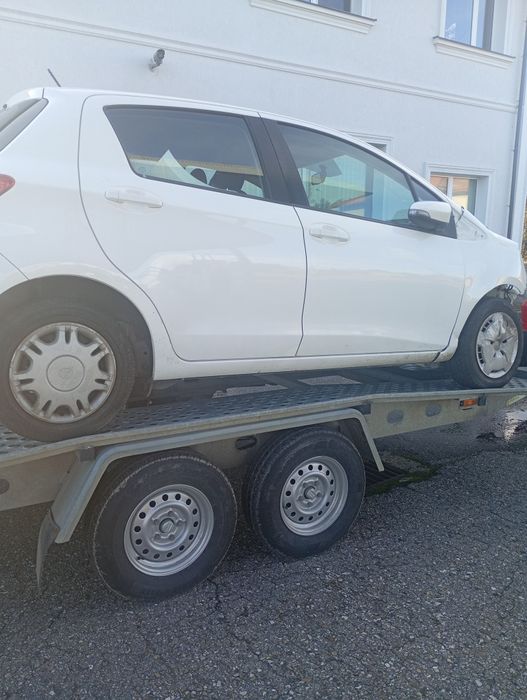 drzwi przednie tylne prawe lewe yaris 3  tylna klapa zderzak yaris 3