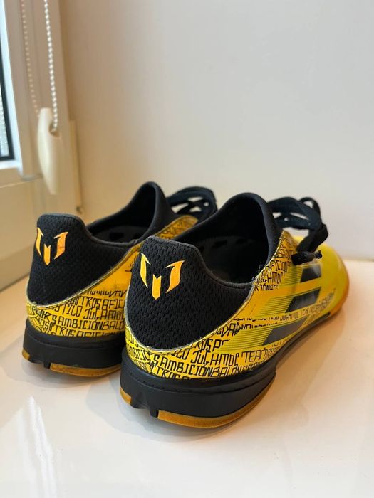 Футзалки Адідас р 38.5