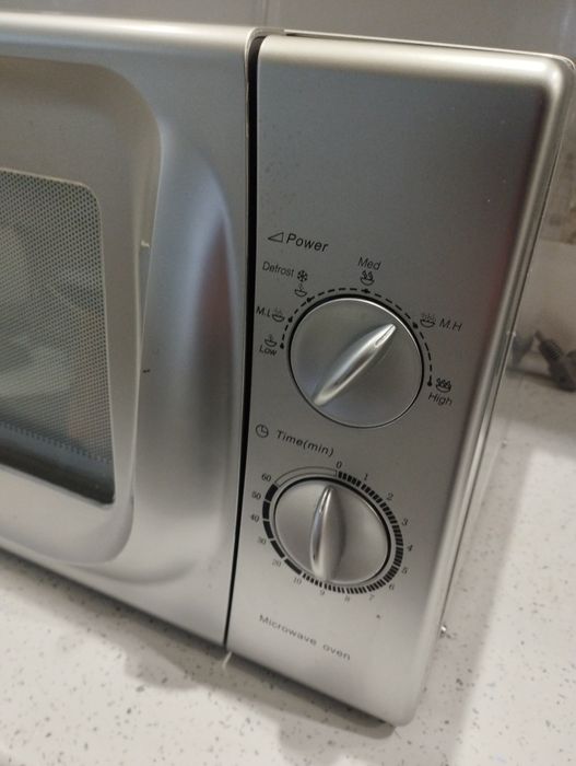 Мікрохвильовка Haier de Lux