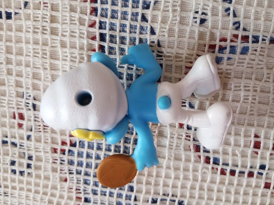 Figura Smurf Vaidade, com espelho na mão