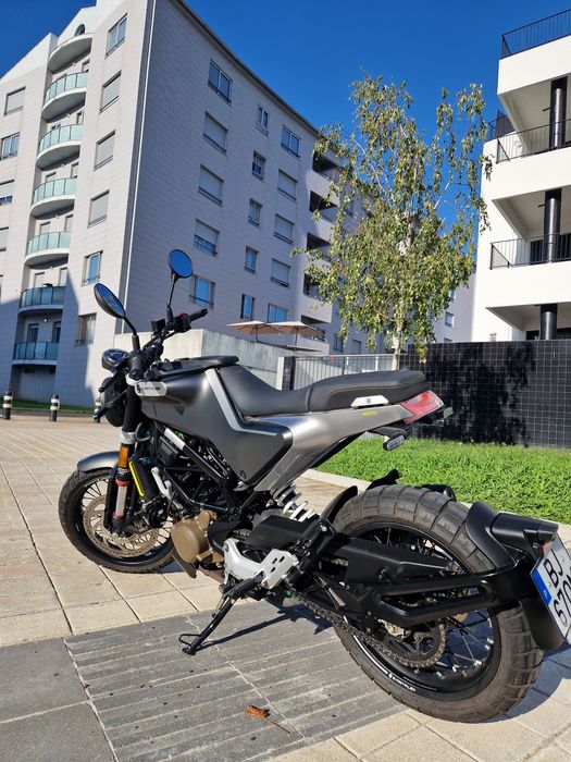 Husqvarna svartpilen 125 05/2024 (4741 km)
