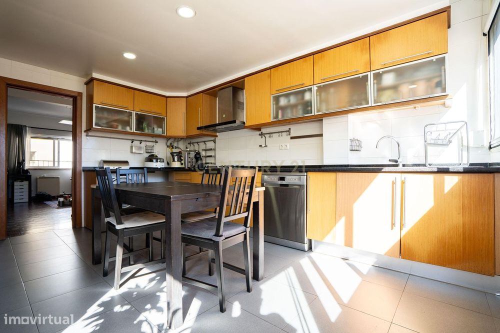 T2 Valejas - Andar de Moradia