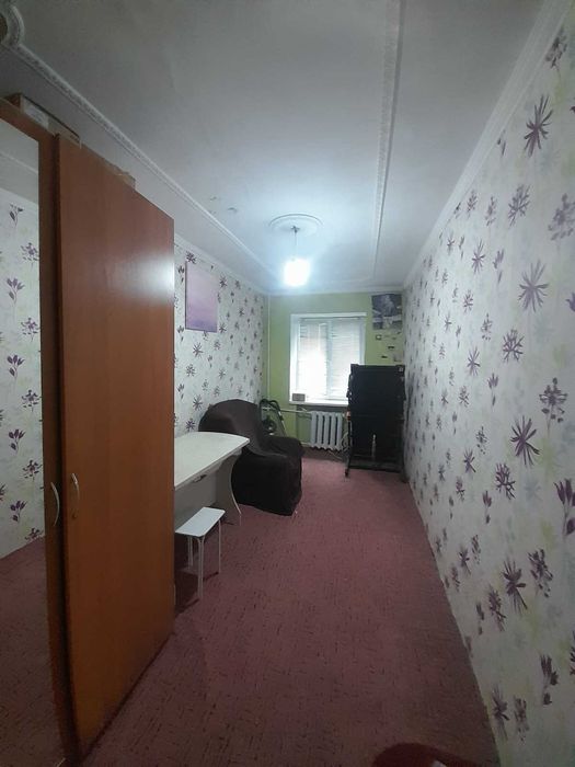 Продаж 2-кімнатної квартири з кухнею-студією, Металургів (213-378-413)