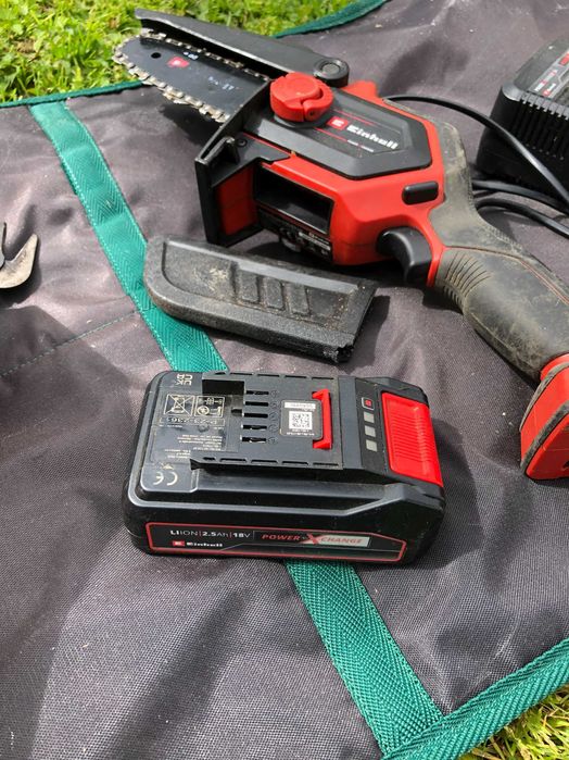 Conjunto Mini Eletrosserra Podadora Einhell GE-PS 18/15 Li + Bateria 18V 2.5Ah + Carregador + Corta Sebes
