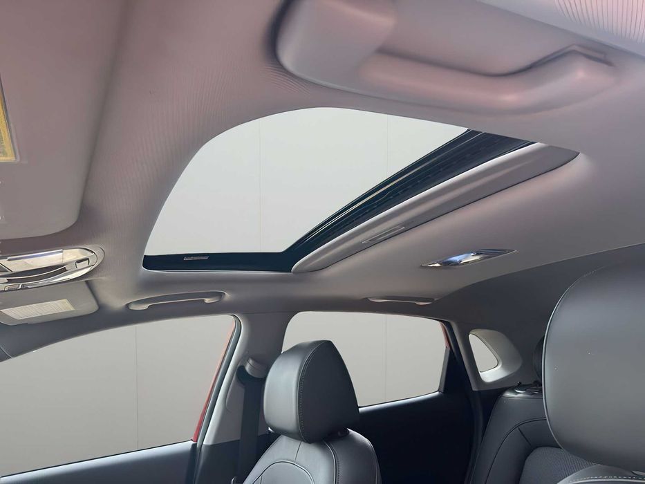 Hyundai Kona EV      2021