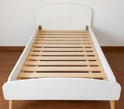 Cama larga com estrado e colchão