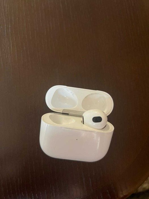 Кейс от наушников AirPods 3 с правым наушником