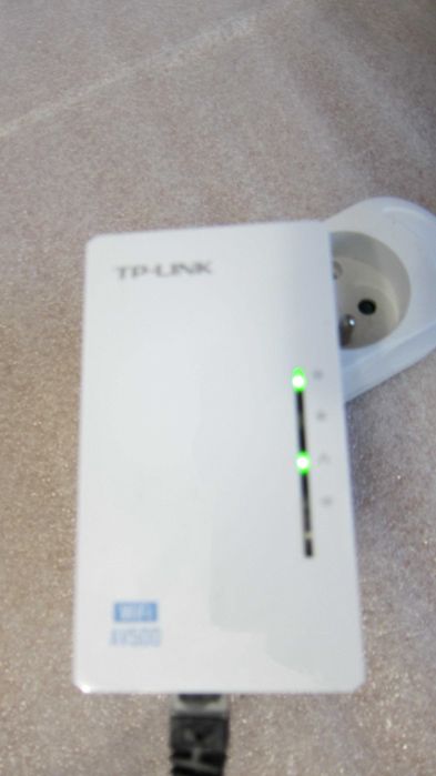 Transmiter sieciowy PowerLine Tp-link TL-WPA4220 AV500 jedna sztuka