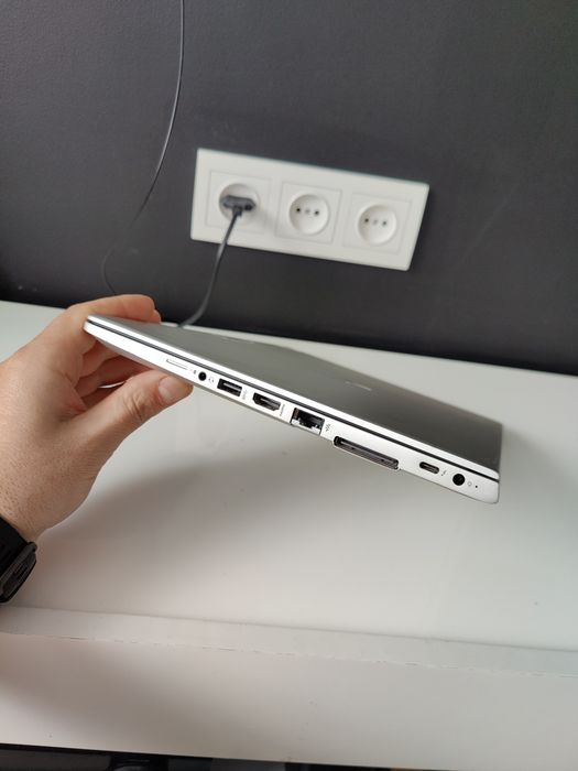 Ноутбук HP elitebook 830 g5/і5-8350u/8/SSD 256/13.3 full HD IPS