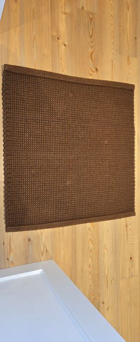 Vendo tapete fino castanho 90*90 cm