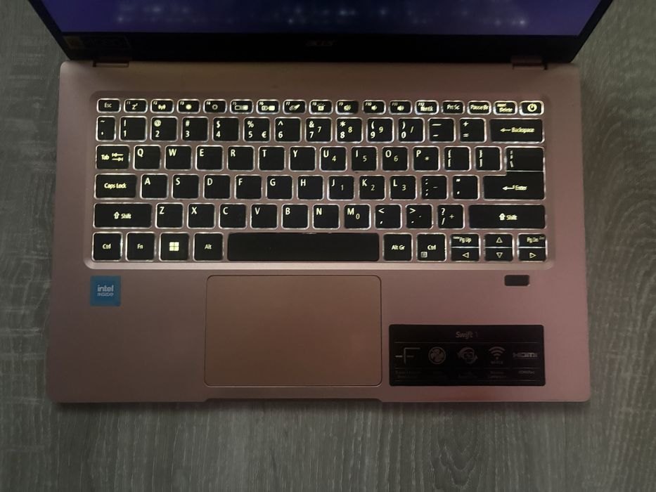 Laptop Acer Swift 1  / LCD 14