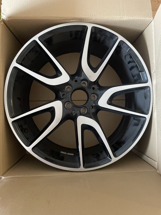 Jante mercedes E53 amg 275R20. So tenho uma