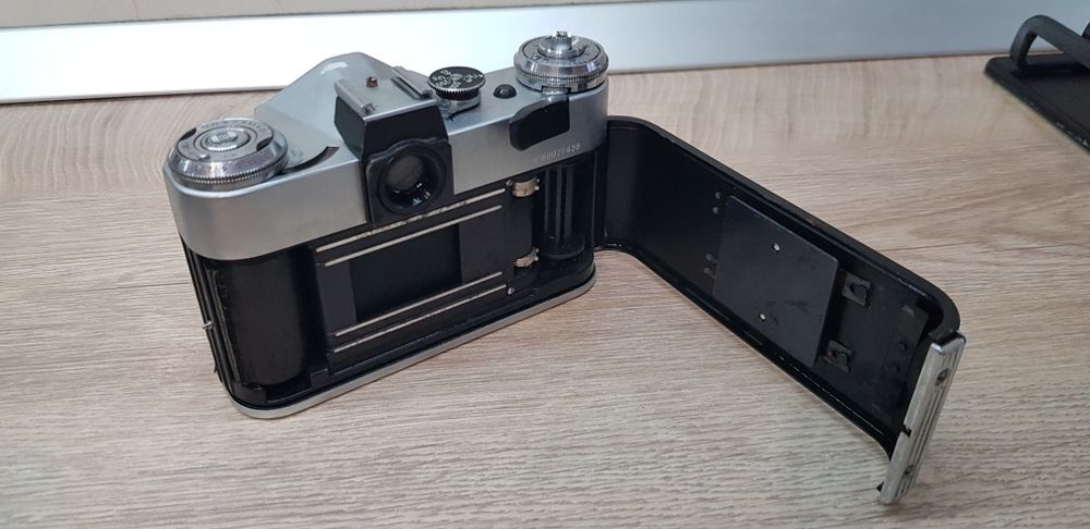 Фотоаппарат Zenit-e, Зенит