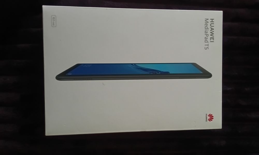 Планшетний ПК HUAWEI T5 10.1 LTE 3 GB+32 GB (чорний)