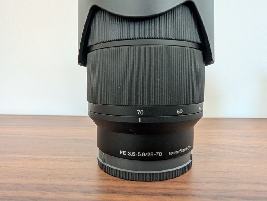 Máquina Fotográfica SONY A7 Mark IV + FE 28-70 mm F3.5-5.6 OSS - Full-Frame - Nova c/garantia