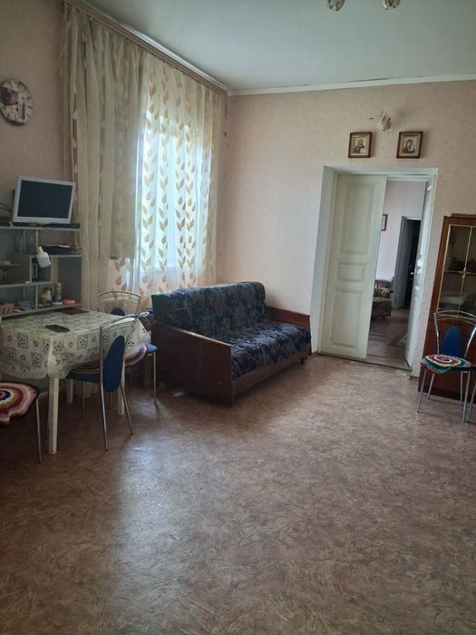 Редкий вариант .Квартира  на земле со своим двором и местом под авто  и АГВ. Червоный Хутор. Є відновлення. Ваучер