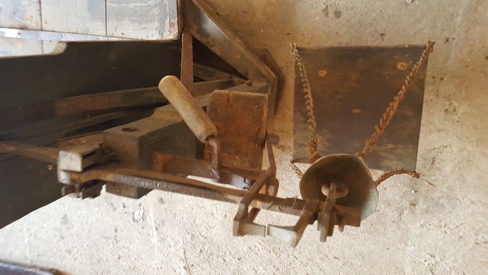 PRL Stara zabytkowa wielka waga towarowa