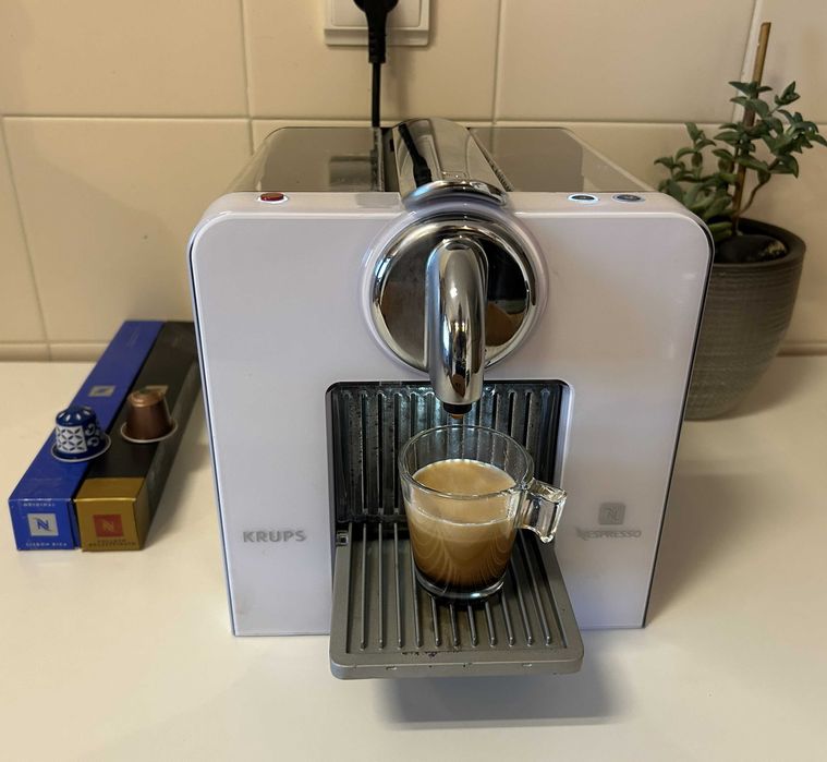 Máquina café Nespresso KRUPS Le Cube
