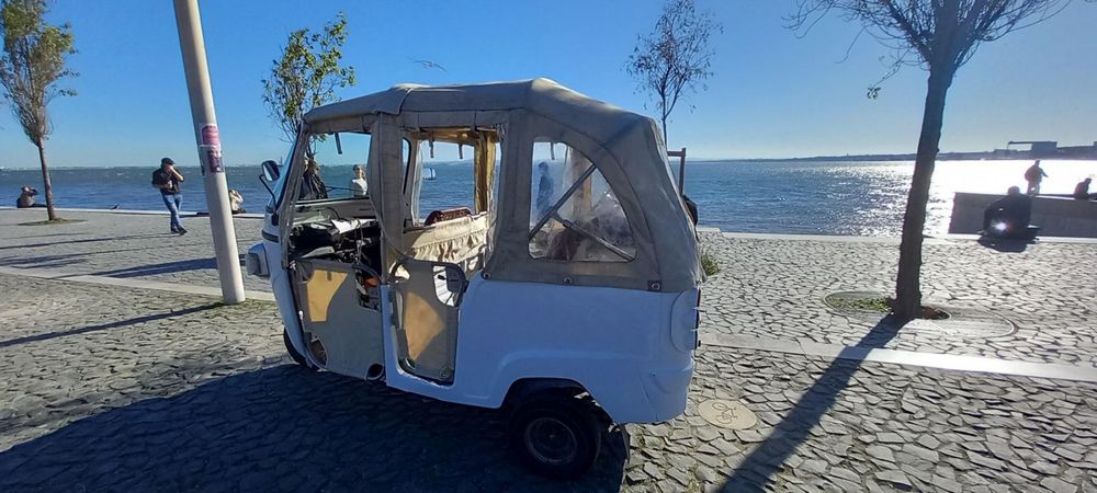 Piaggio APE 200 Tuk-Tuk