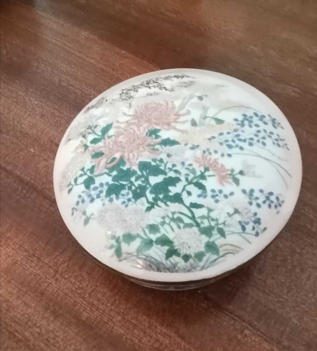 Caixa redonda decorativa