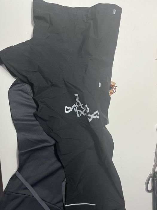 Hurtta bare raincoat rozmiar 45
