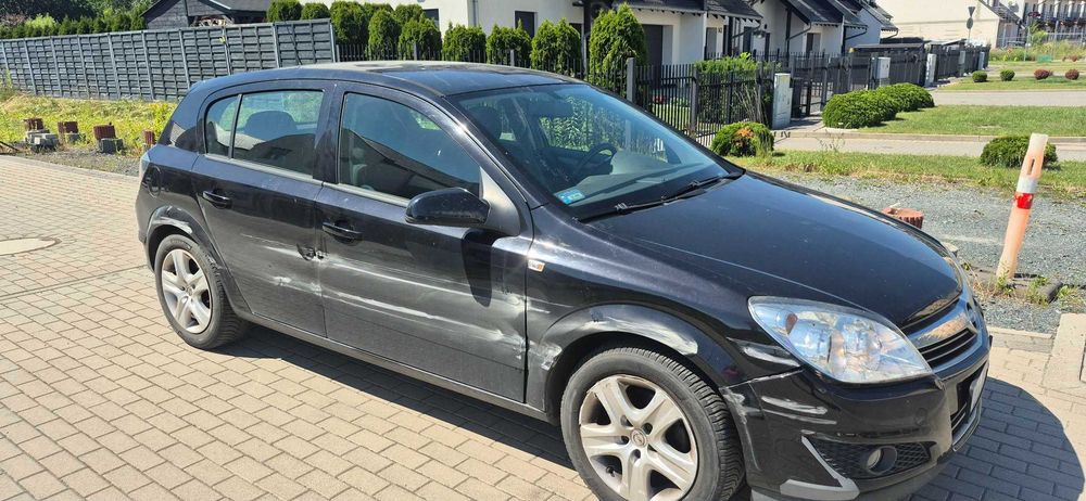 samochód Opel Astra