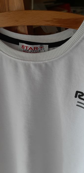Bluza.sportowa biała .cienka