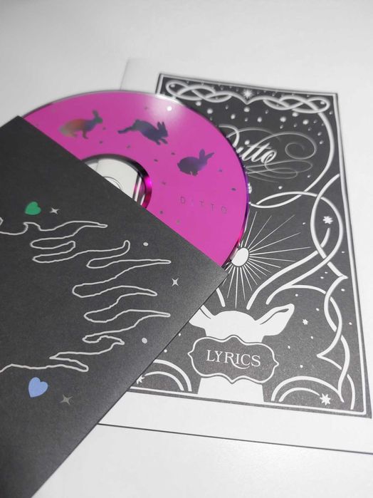 NewJeans - OMG Hanni Ver. (Message Card Album)