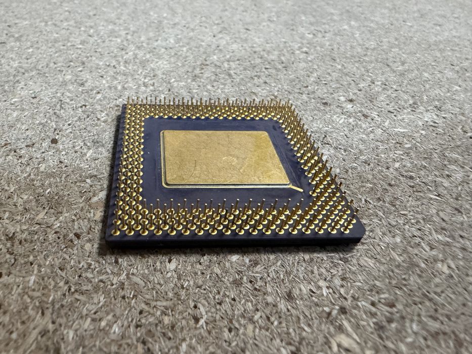 Ретро Процесор AMD-K5 PR100ABQ