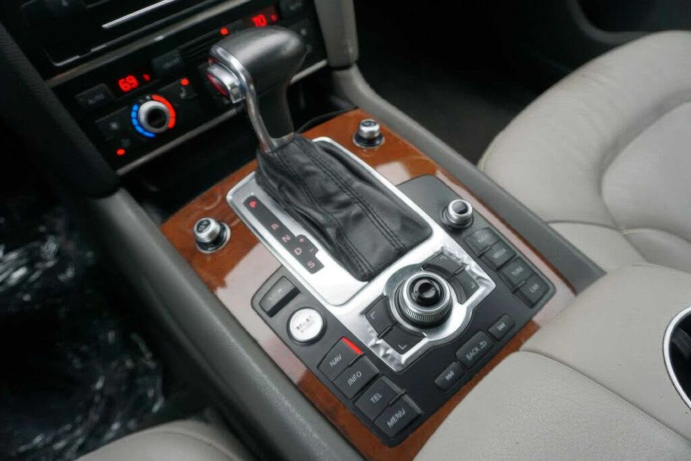 Audi Q7 3.0 quattro TDI Premium Plus      2015