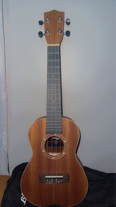 Ukulele + afinador
