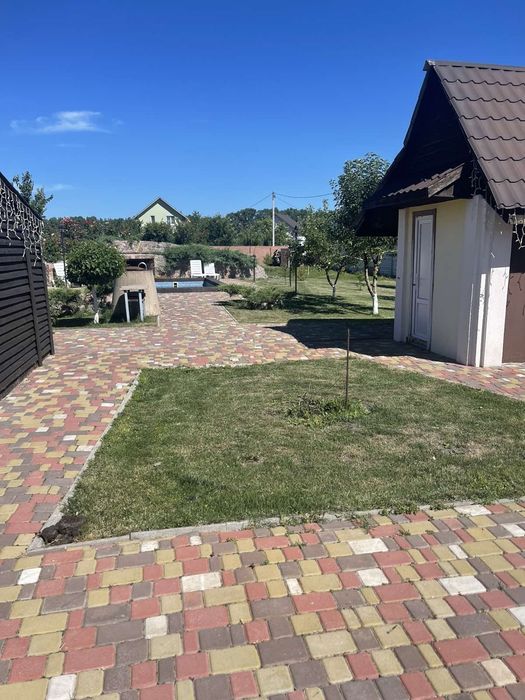 Продам будинок с.Бишів  з басейном та максимум комфорту