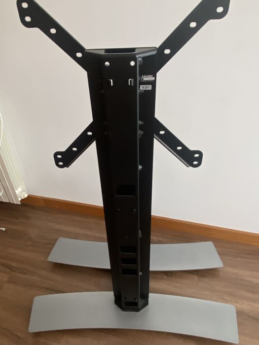 Suporte para televisão Erard