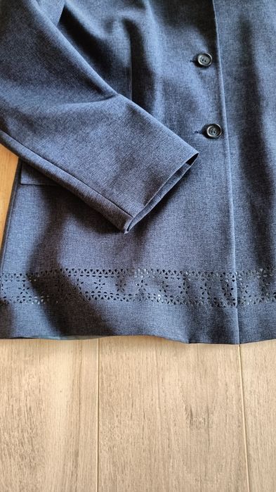 Żakiet z ażurowym motywem