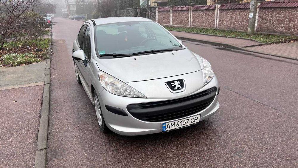 Продаю Peugeot 207. 1.4.   2009