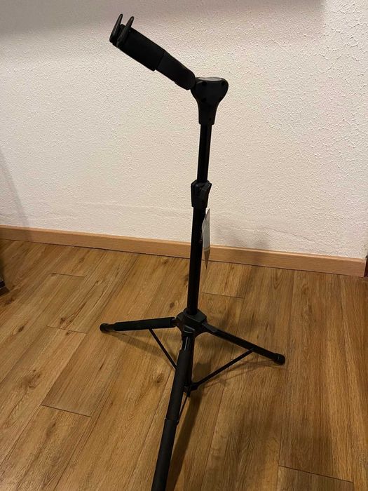 Suporte para Guitarra, marca Bespeco SH710