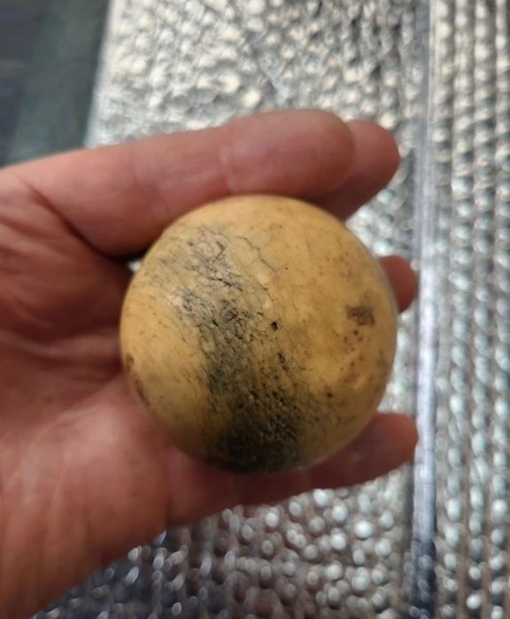 Bola de bilhar com mais de 100 anos